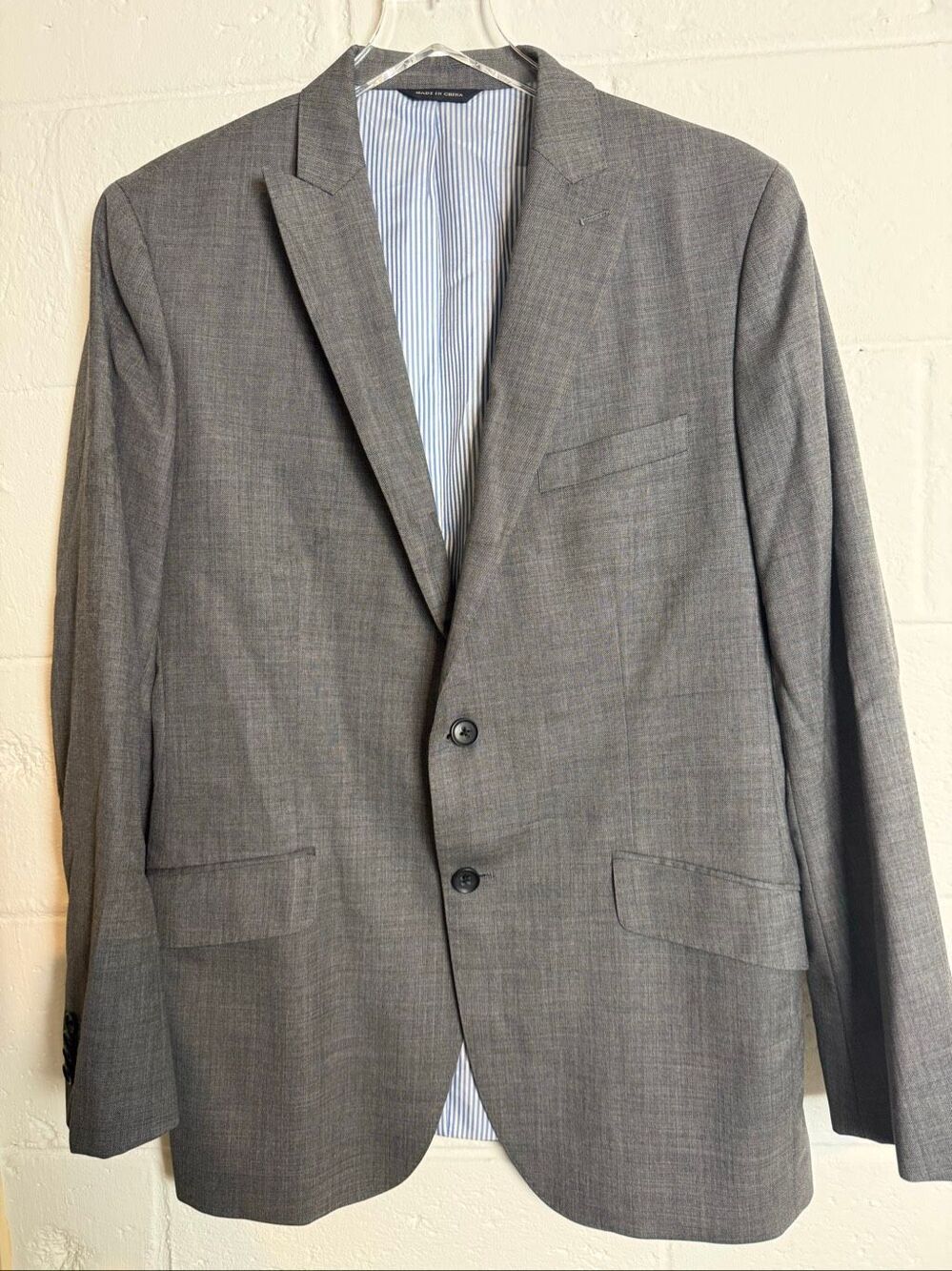 Banana Republic Men’s 42R Gray 100% Wool Tailored Fit Blazer Sport Coat